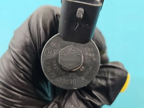 Toyota Yaris I Injektor 1.4 D4D 0445110215 image 2