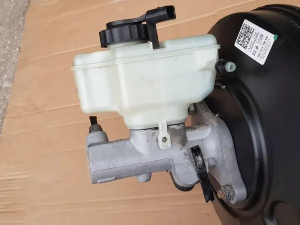 Servo de Frein + Pompe + Capteur / Audi A3 8P - VW Golf VI / 1K1614105CK image 9