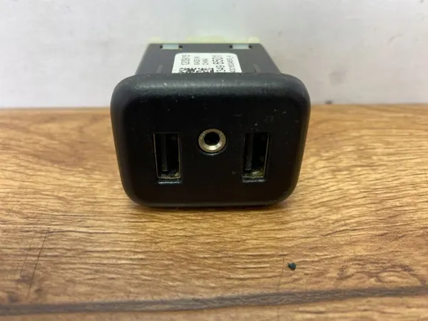USB-Steckdose OEM 23496501PINYA für Chevrolet Camaro image 2