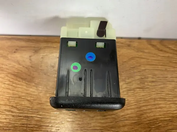 USB-Steckdose OEM 23496501PINYA für Chevrolet Camaro image 5