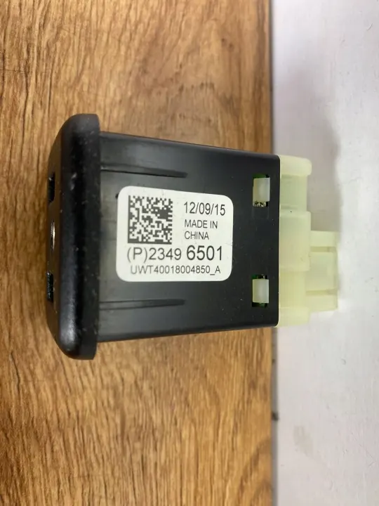 USB-Steckdose OEM 23496501PINYA für Chevrolet Camaro image 7
