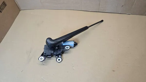 AUDI A3 8V Heckwischermotor 8V0955711A image 7