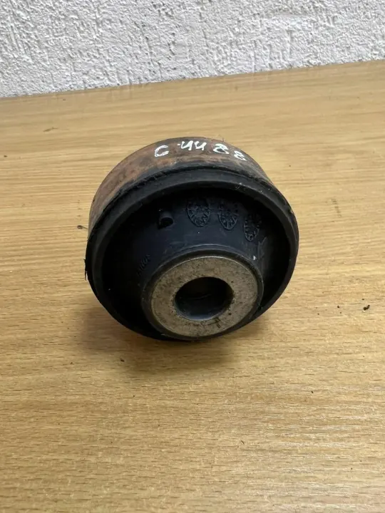 Support de boîte de vitesses OEM D5998 Land Rover Discovery III image 4