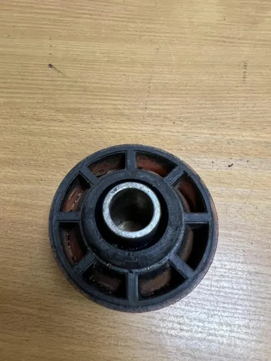 Support de boîte de vitesses OEM D5998 Land Rover Discovery III image 5