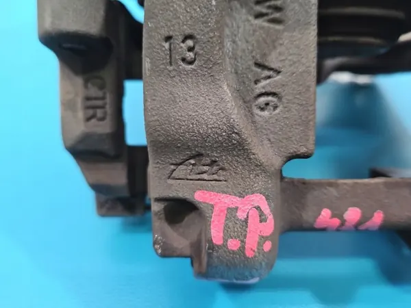 Pinza trasera derecha OEM 3Q0615406 para VW Tiguan II image 4