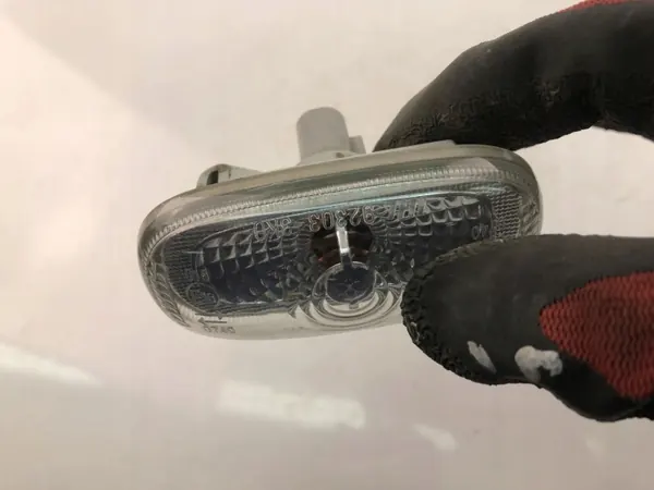 Pisca dianteiro esquerdo OEM 923033K0 Kia Cee'd image 3