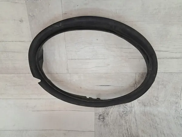 Joint de phare avant gauche MINI F54 F55 F56 7391409 image 1