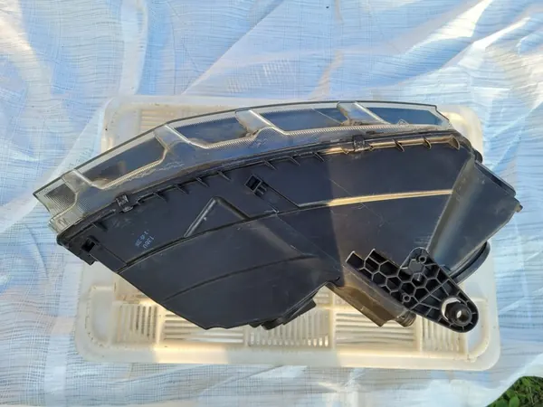 Skoda OE 5E1941015 Farol Esquerdo image 5