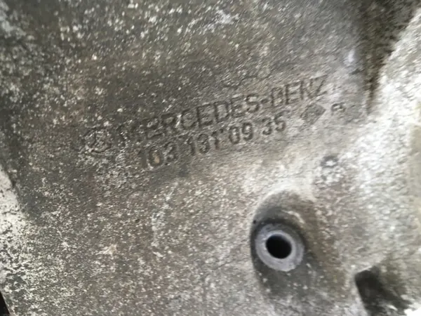 AC-kompressorin Kiinnike OEM 1031310935 Mercedes W124 image 4