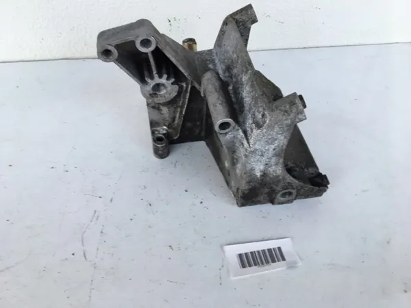 AC-kompressorin Kiinnike OEM 1031310935 Mercedes W124 image 6