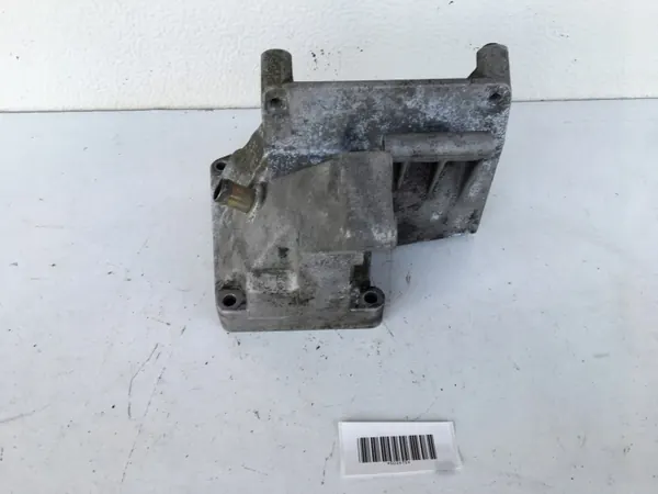 AC-kompressorin Kiinnike OEM 1031310935 Mercedes W124 image 7