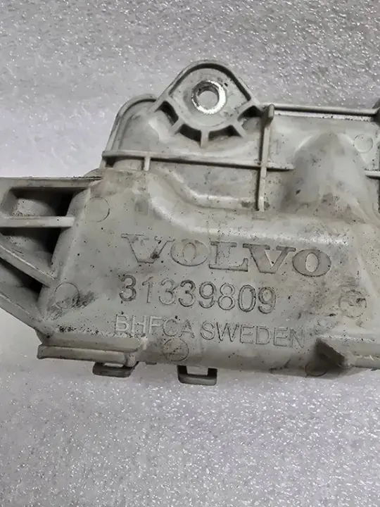 Tyhjiötankki OEM 31339809 Volvo V40 Cross Country:lle image 3