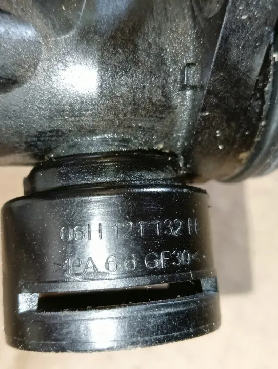 Raccourci de durite de refroidissement OEM 06H121132H VW Audi image 3