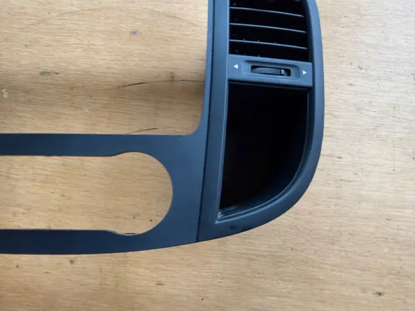 Cadre Grille Prise USB OEM A4478300454 Mercedes image 4