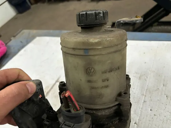 Bomba hidráulica Volkswagen OE 6Q0423155AJ image 3