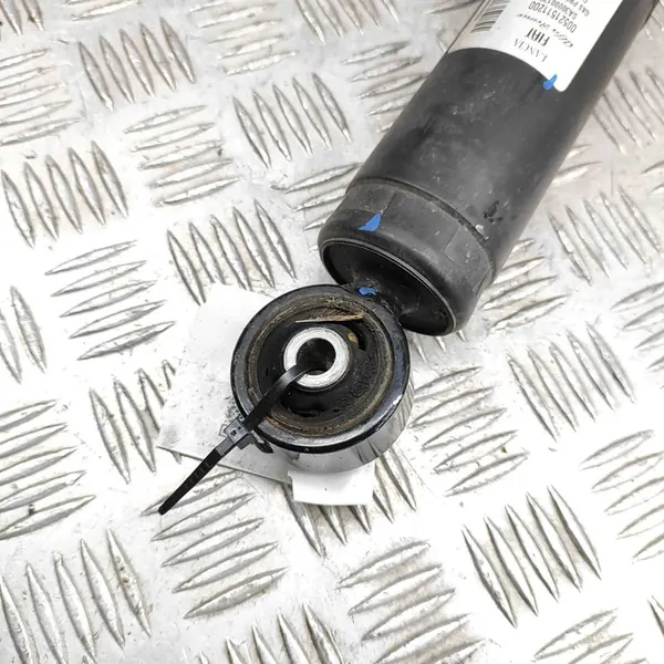 Ammortizzatore posteriore destro Fiat 500 2024 OEM 52151120 image 5