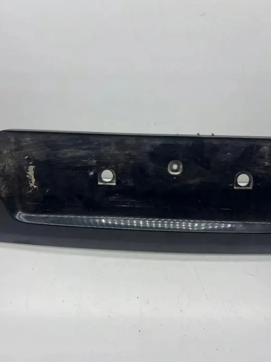 Moldura maletero BMW 7 E65 OEM 5113-8223241 - Usado image 4