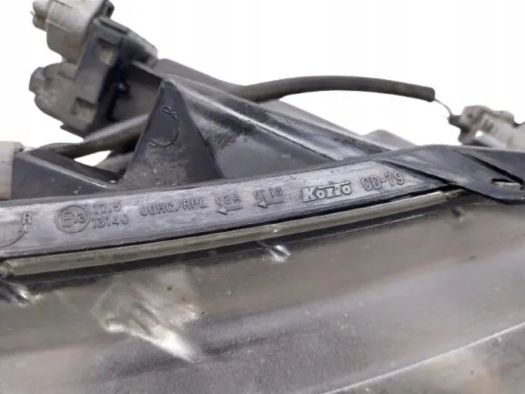 Faro derecho Toyota Yaris III OEM LAMPA PRAWA image 3