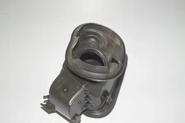 Bouchon de réservoir BMW F40 1.5L 2022 OEM 51767454411 image 5