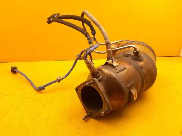 Porsche 911 GTS 3.0B Left Catalytic Converter 992131765 image 4