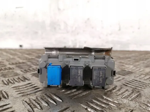 Honda CR-V Relaisbox OEM 151022 - Gebraucht image 2