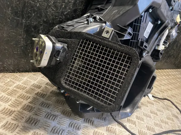 Tesla blästerhus OEM 1494714-00-H för Model 3 image 3