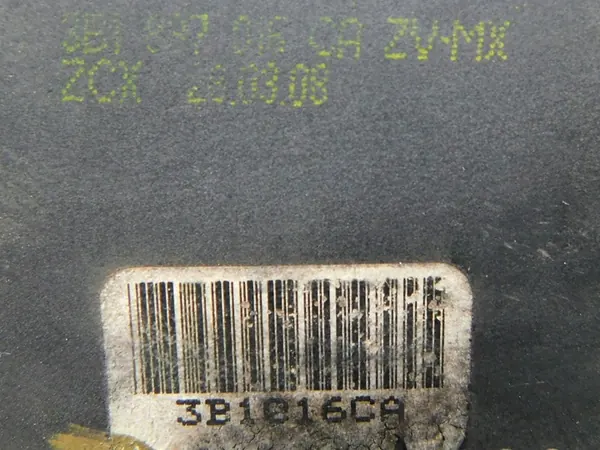 Volkswagen Türschloss Rechts OE 3B1837016CA image 7