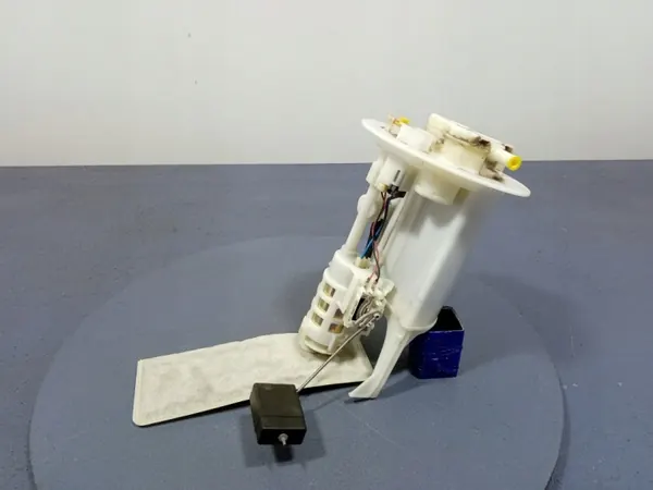 Polttoainepumpun kelluke OEM 77704-0D070 Toyotalle image 2