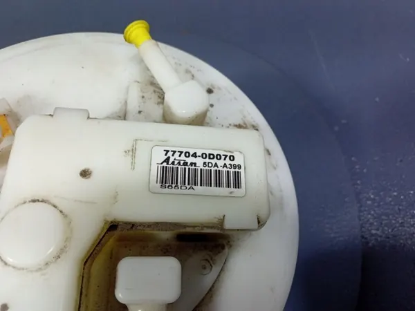 Polttoainepumpun kelluke OEM 77704-0D070 Toyotalle image 5