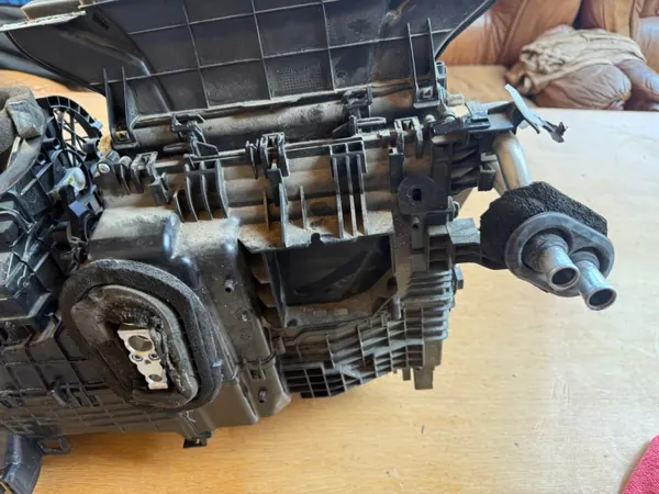Toyota OE Verwarmingsventilator OEM 87010-0KF00 - Beschadigde Behuizing image 3