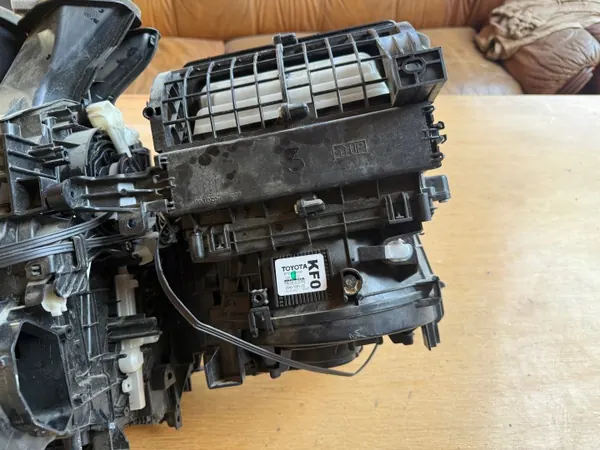 Toyota OE Verwarmingsventilator OEM 87010-0KF00 - Beschadigde Behuizing image 9