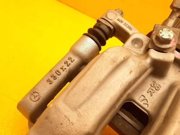 Mercedes-Benz GLB x247 A35 AMG Jarrusatula Takana Oikea A2474230400 image 4