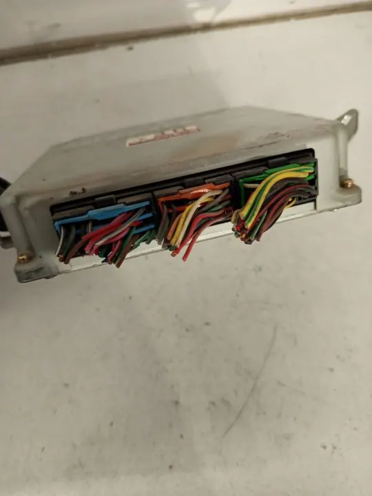 ECU Subaru Forester I OEM 22611AG321 - Usado image 4