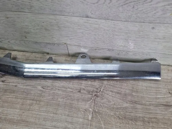 Mercedes-Benz E AMG W212 2013 Moldura do para-choque dianteiro A2128852674 image 5