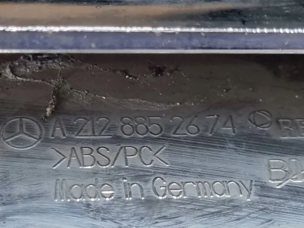 Mercedes-Benz E AMG W212 2013 Moldura do para-choque dianteiro A2128852674 image 7
