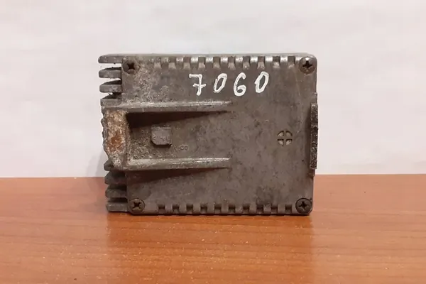 Jäähdyttimen tuulettimen rele AUDI 100 A0275458032 image 5