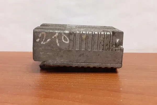 Jäähdyttimen tuulettimen rele AUDI 100 A0275458032 image 6