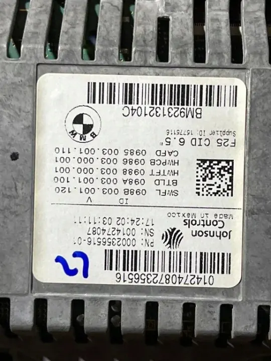 BMW X3 F25 Navigointinäyttö OEM 9231321 - Käytetty image 4