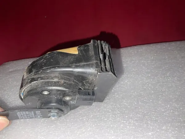 Toyota Sienna 2.5 Hybrid Rechter Toeter OEM 2022- image 5