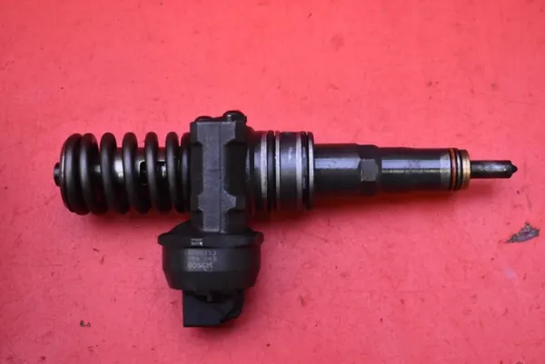 Bomba de inyección OEM 038135073BN para VW Polo 1.4 TDI image 3