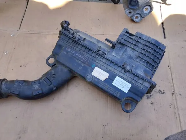 DACIA RENAULT 1.5 DCI Ilmansuodattimen Kotelo image 4