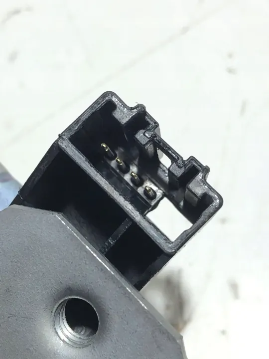 Cerra maletero Volvo XC60 OEM 31335052 - Usado image 5