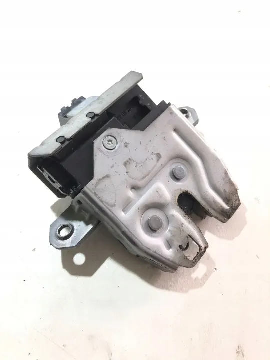 Cerra maletero Volvo XC60 OEM 31335052 - Usado image 8