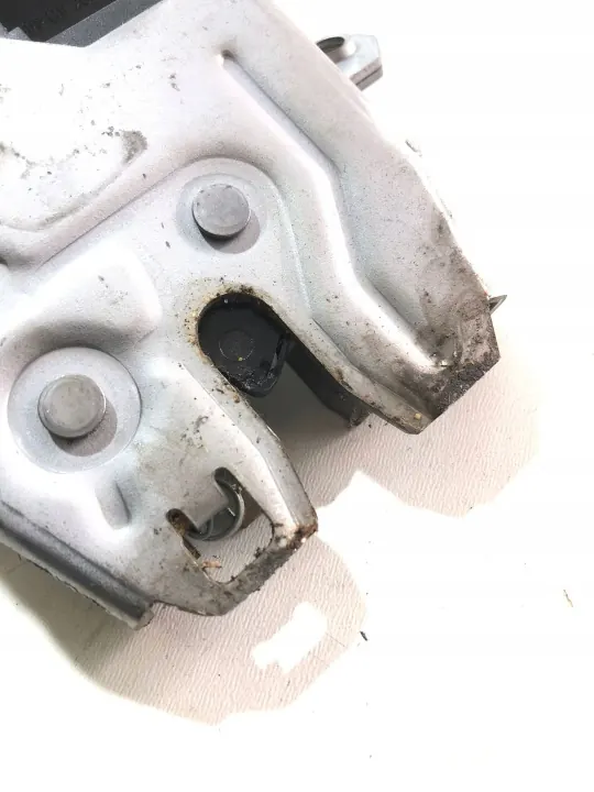 Cerra maletero Volvo XC60 OEM 31335052 - Usado image 9
