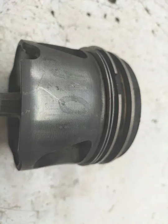 Pistão 81L33 2.5 TDI Volvo V70 II (1999-2007) image 4