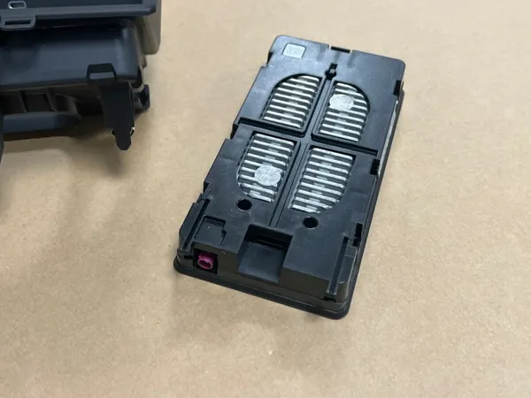 Enchufe USB Audi A3 8Y OEM 8Y0035736 Cargador image 4