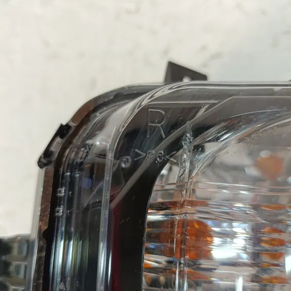 Mitsubishi L200 V Lift 2019 Halogen DRL Höger Fram OEM 8315A058 image 4