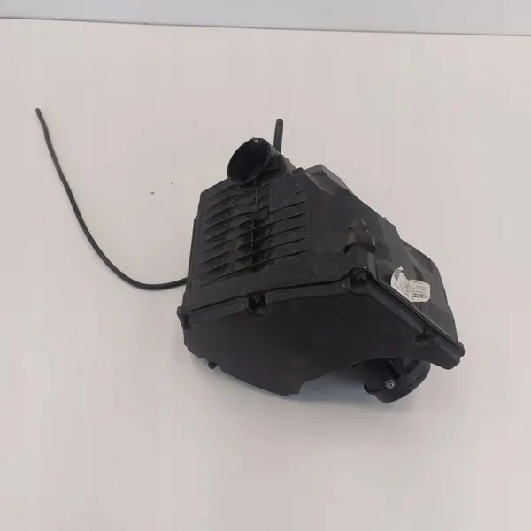 Audi Luchtfilter OEM 8W0133843 voor A4/S4 B9 image 2