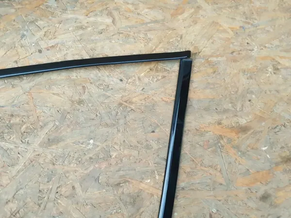Volvo V70 III Raamprofiel Rechts Achter OEM image 5