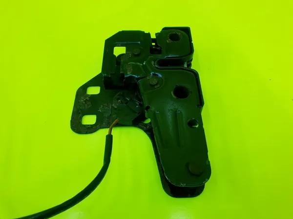 Audi A4 B6 B7 Motorkap Slot 8E0823509C image 2